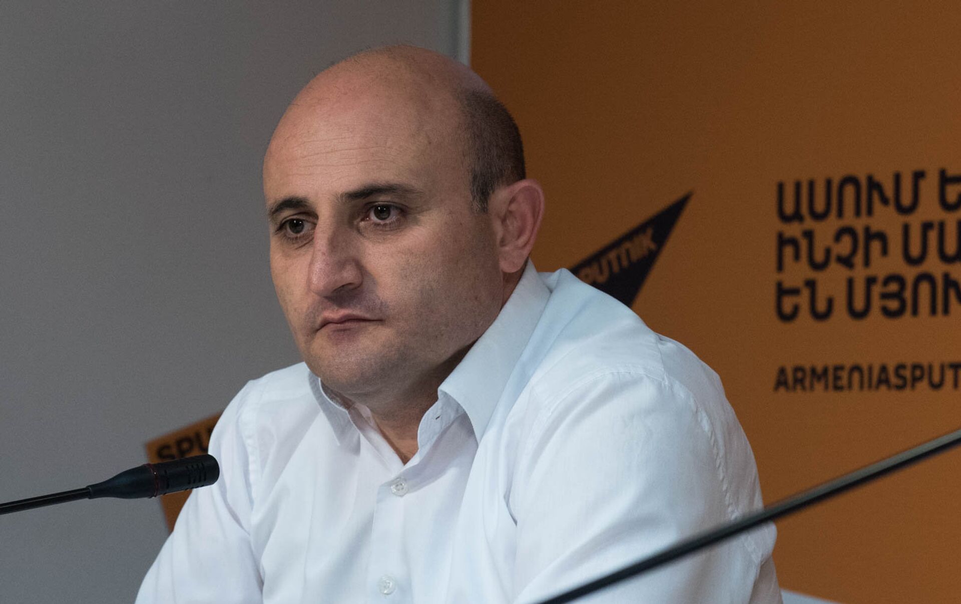 Ով պատահի, ինչպես պատահի չպետք է ներկայացնի մեր երկիրը․ Մեխակ Ապրեսյան