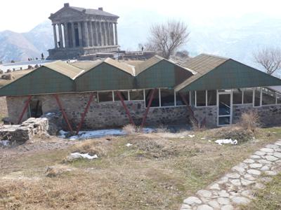 Գառնիի 3-րդ դարի «Արքունի բաղնիք» և «Խճանկար» հուշարձանները քայքայվում են. վերականգնման համար գումար չկա․ Hetq.am