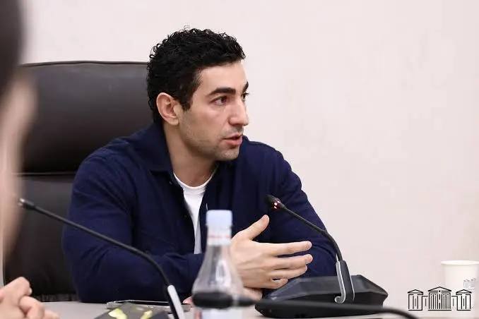 Եթե Փաշինյանին թվում է, որ հորս վրա ճնշումը մեծացնելու նպատակով տղային էլ բանտարկի ու դրանով ինչ-որ արդյունքի կհասնի՝ սխալվում է. Լևոն Քոչարյան