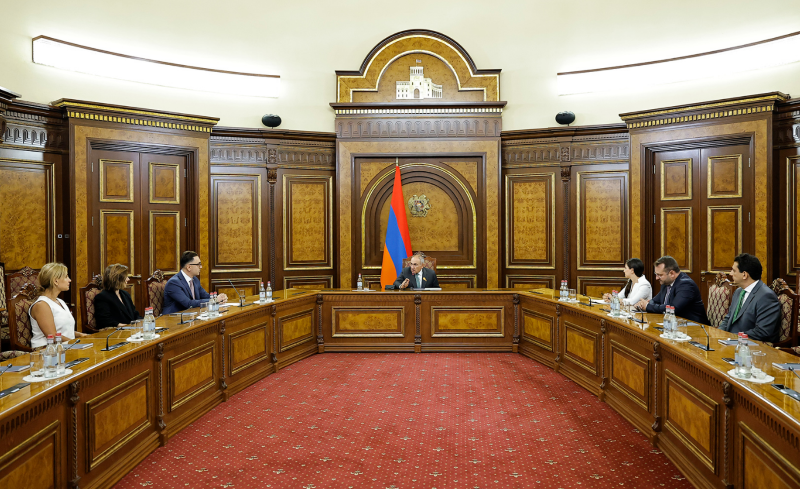 Վարչապետն ընդունել է «Հայաստանի Օքսֆորդի շրջանավարտների բիզնես ակումբ»–ի ներկայացուցիչներին