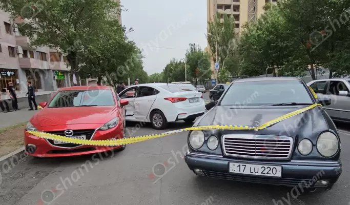 Շղթայական ավտովթար Երևանում․ բախվել են Mercedes-ը, Hyundai-ն, Mazda-ն ու Hyundai Elantra-ն․ կա վիրավոր