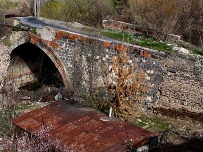 Պետություն-մասնավոր համագործակցություն. ստորագրվել է հուշագիր՝ Կարմիր կամուրջ հուշարձանի վերականգնման վերաբերյալ