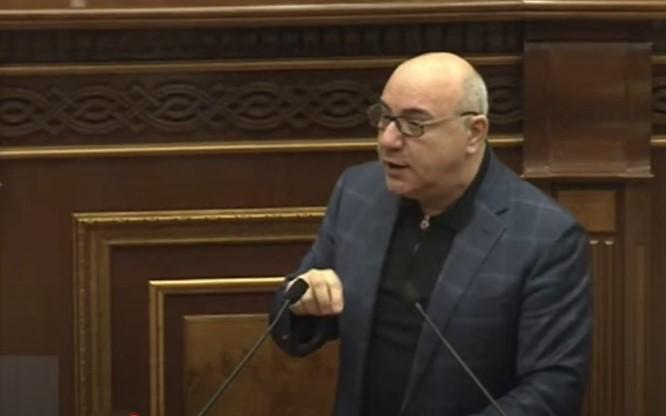 Կոչ ենք անում հարցը քննարկել էթիկայի հանձնաժողովում․ Արցախի ԱԺ-ն արձագանքել է Գուրգեն Արսենյանի հայտարարություններին