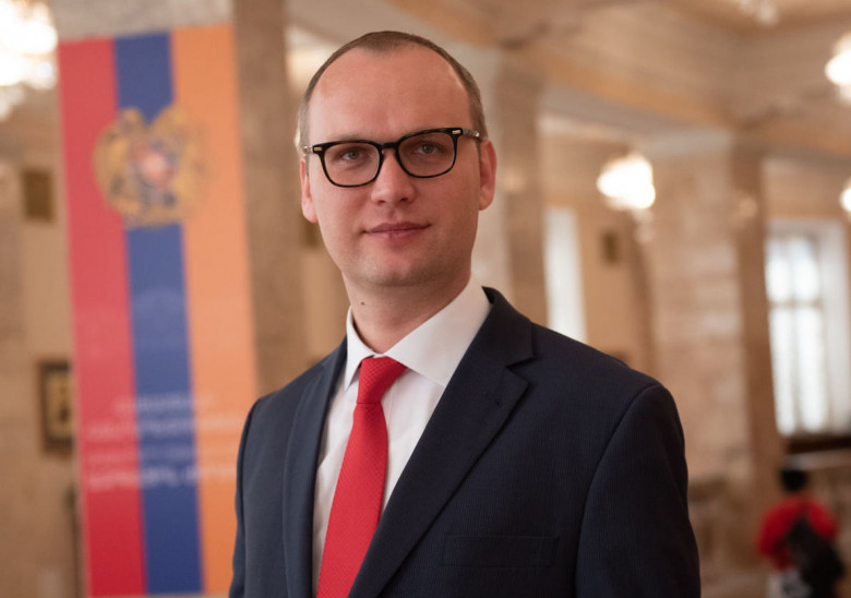 Россия выделит Армении 35 млн рублей для приобретения учебников по русскому языку: правящий депутат НС РА