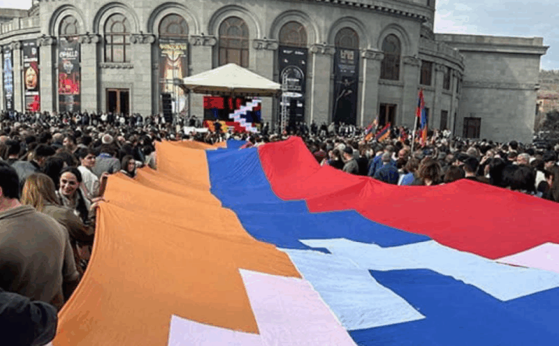 Մեծ հանրահավաք. միավորվել Արցախի շուրջ եւ Արցախի հարցը դարձնել համահայկական օրակարգ