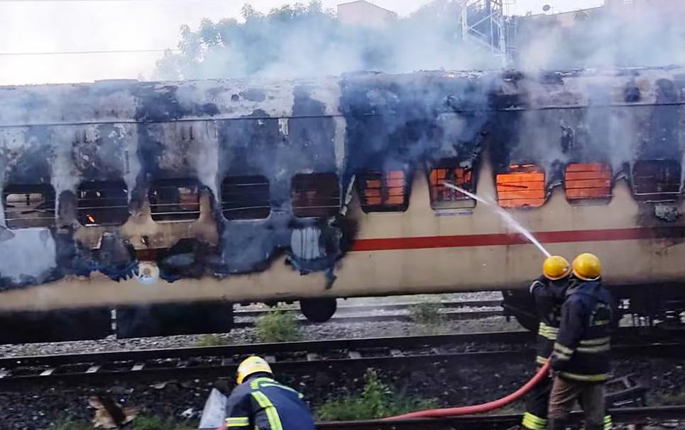 Հնդկաստանում գնացքում բռնկված հրդեհի պատճառով 10 մարդ է զոհվել
