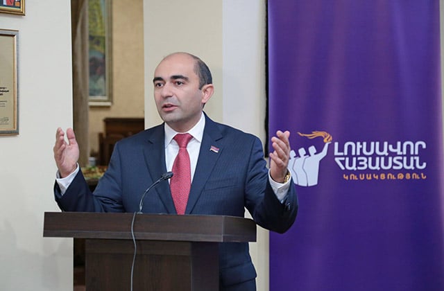«Լուսավոր Հայաստանի» ասուլիսը Գյումրիում․ ուղիղ