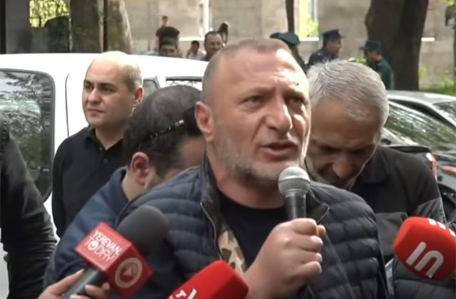 Թող գան, կանգնեն մեր կողքը, ոչ թե գան, այստեղով երթով գնան. Մխիթար Գալեյանի հայրը՝ ընդդիմությանը