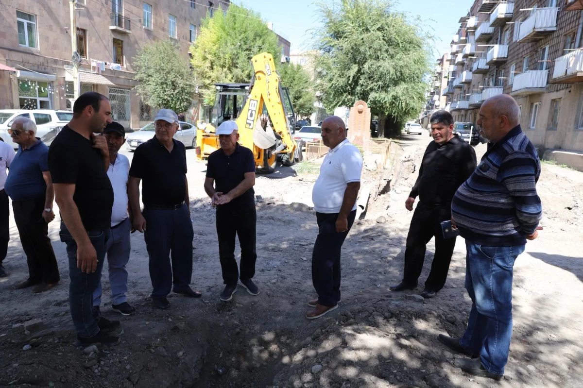Շիրակի մարզպետի հանձնարարությամբ ձևավորված աշխատանքային խումբը սկսել է աշխատանքը Գյումրու այն հատվածներում, որտեղ ճանապարհաշինություն է իրականացվում