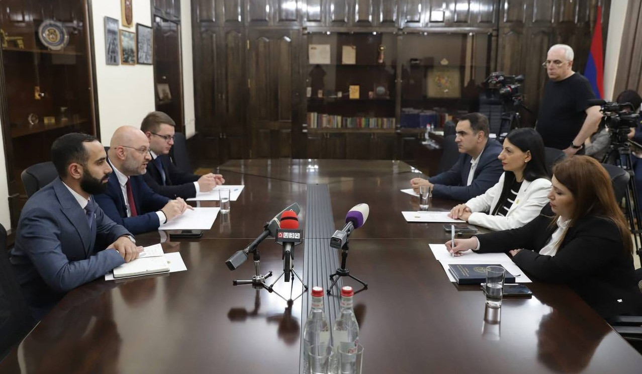 ՄԻՊ-ը և Շիրակի մարզպետը քննարկել են մարզում առկա մարդու իրավունքներին վերաբերող խնդիրները