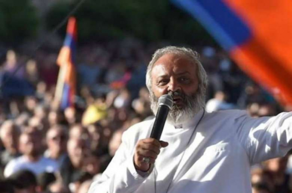 Բագրատ Սրբազանի առաջնորդած «Սրբազան շարժման» հանրահավաքը Հանրապետության հրապարակում՝ ուղիղ