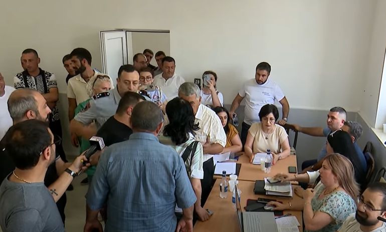 Լարված իրավիճակ՝ Կարմիր սարը շահագործելու թեմայով «լսումներին» (տեսանյութ)