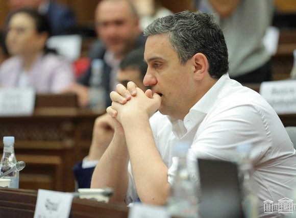 Չէր կարելի թույլ տալ, որ ադրբեջանական պատվիրակությունն այցելի Երեւան․ Ղազինյան 