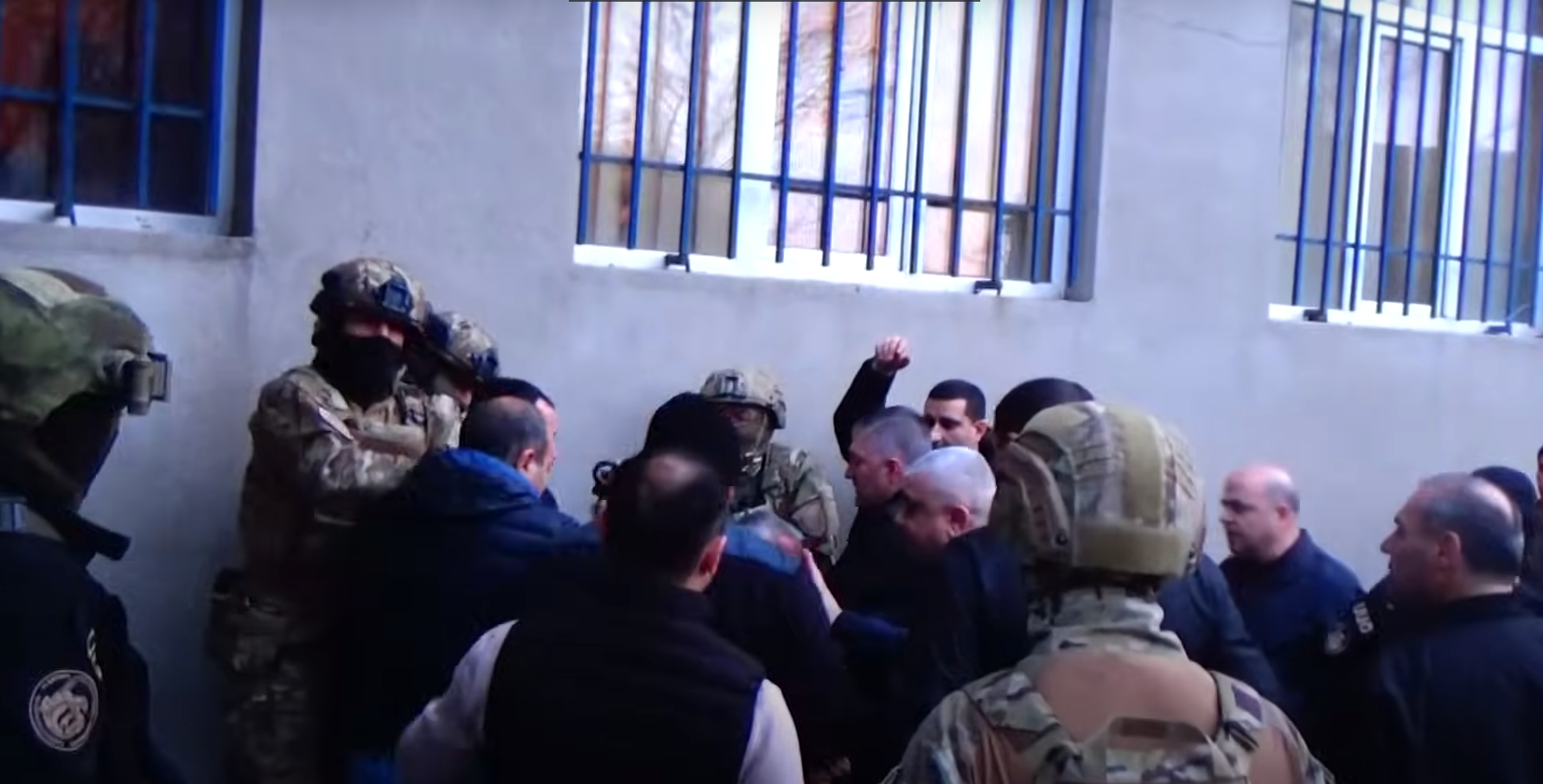 Ոստիկանության Երևան քաղաքի վարչության Նոր Նորքի բաժնում առերևույթ ահաբեկչության վերաբերյալ վարույթով ձերբակալված երեք անձանցից երկուսը կալանավորվել են