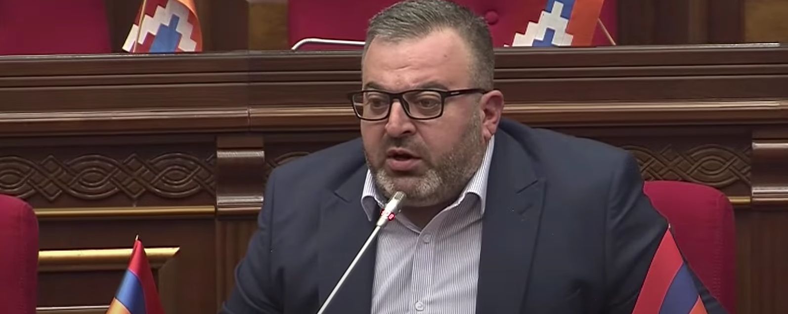 Երկու նիստ հետո կարող է Կաթողիկոսի պարտականություններն էլ ձեզ վրա վերցնեք. Դանիելյանը՝ Փաշինյանին