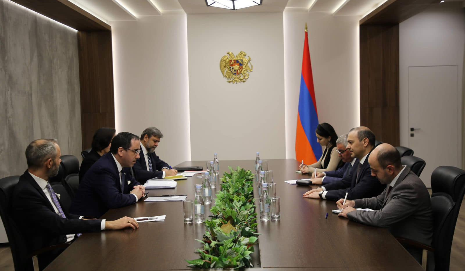 ԱԽ քարտուղարը Չեխիայի ԱԳ փոխնախարարի հետ քննարկել է ՀՀ-ի շուրջ ստեղծված անվտանգային իրավիճակը