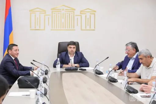 Տարածաշրջանային և եվրասիական ինտեգրման հարցերի մշտական հանձնաժողովը փակ աշխատանքային քննարկում է կազմակերպել Քաղաքաշինության կոմիտեի նախագահի հետ