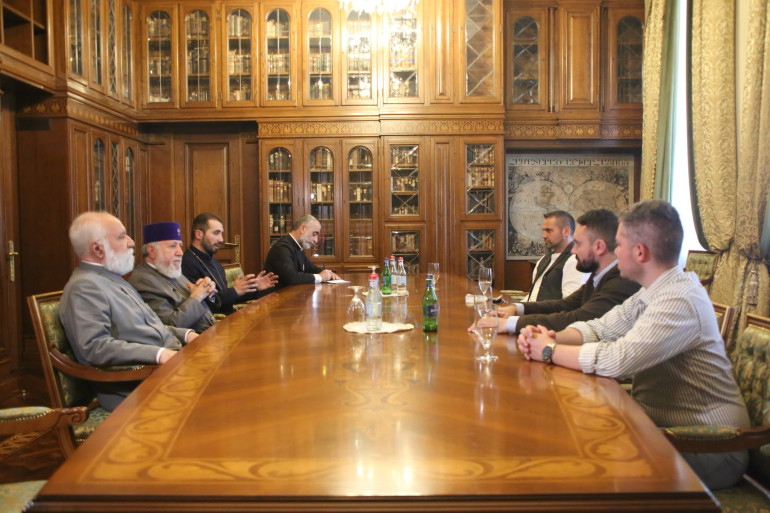 «Նազովրեցի» միջազգային բարեգործական հիմնադրամի անդամներն իրենց զորակցությունն են հայտնել Հայոց Եկեղեցուն
