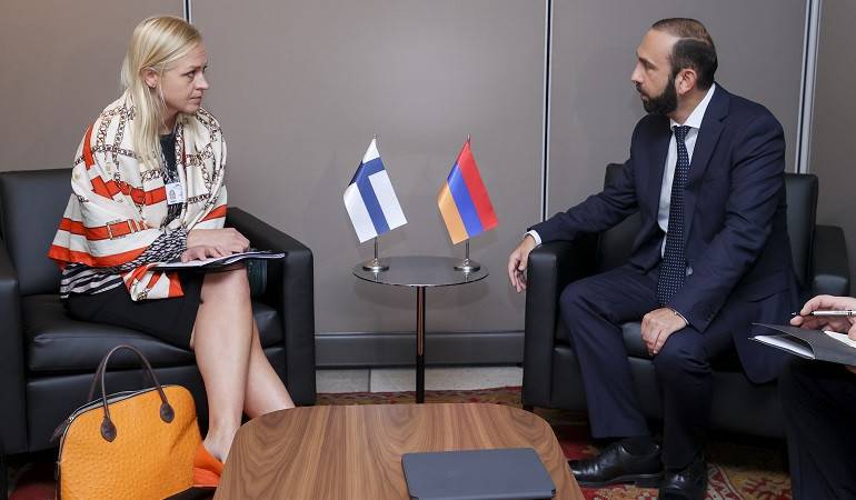 Арарат Мирзоян встретился с министром иностранных дел Финляндии Элиной Валтонен