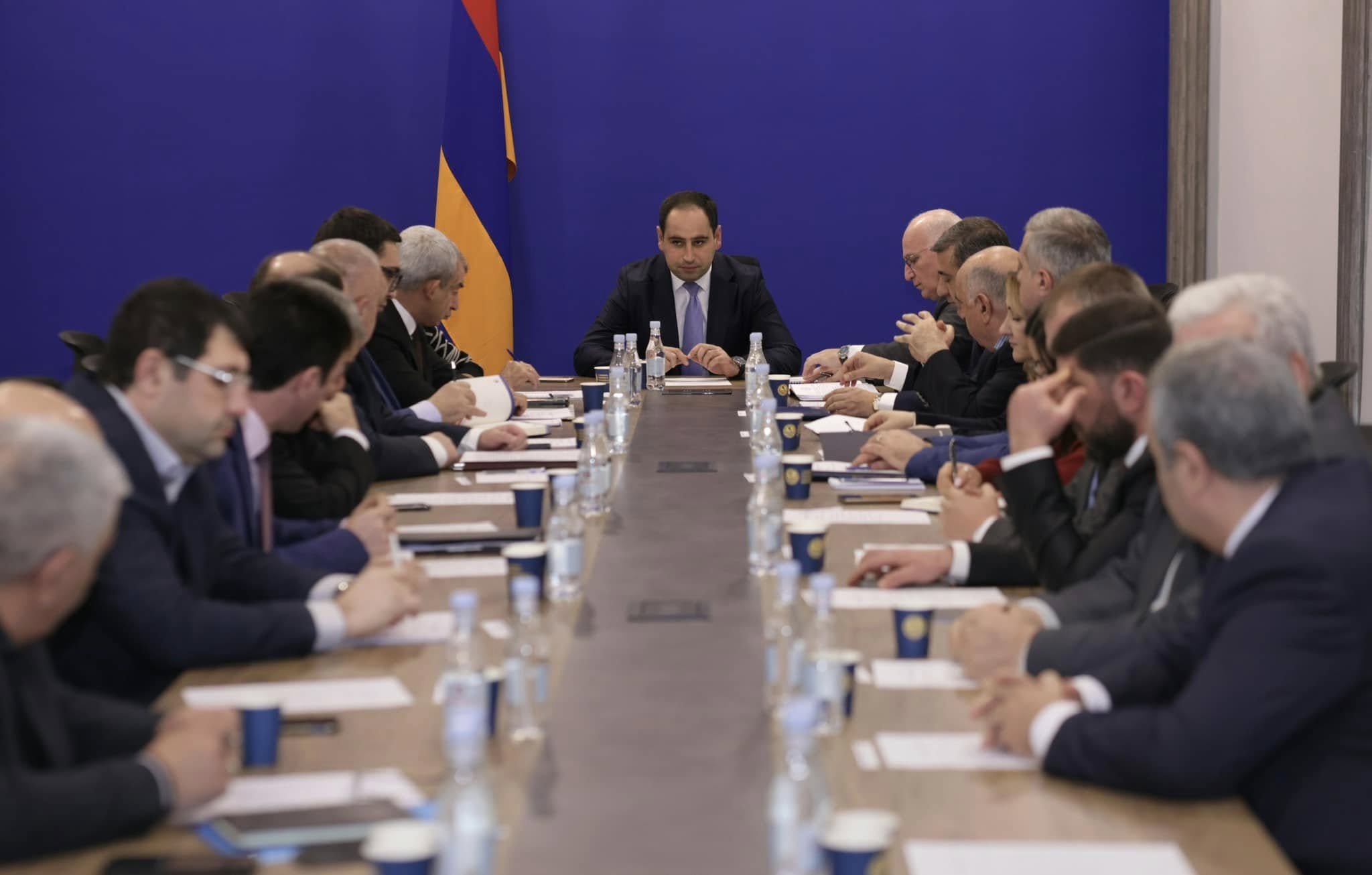 ՏԿԵ նախարարն աշխատանքային խորհրդակցություն է անցկացրել էներգետիկ համակարգի պատասխանատուների հետ