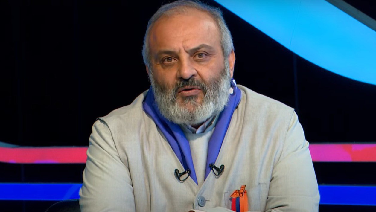 Արցախցիների հայրենիքն է հանձնել ու բնակարանո՞վ է ապահովում. Բագրատ Սրբազանը՝ Նիկոլ Փաշինյանի մասին