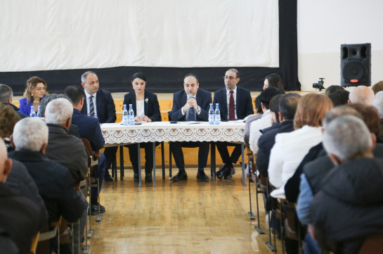 ՔՊ-ականները Կոտայքում հանդիպել են ԼՂ-ից տեղահանված անձանց․ քննարկվել են մի շարք հարցեր