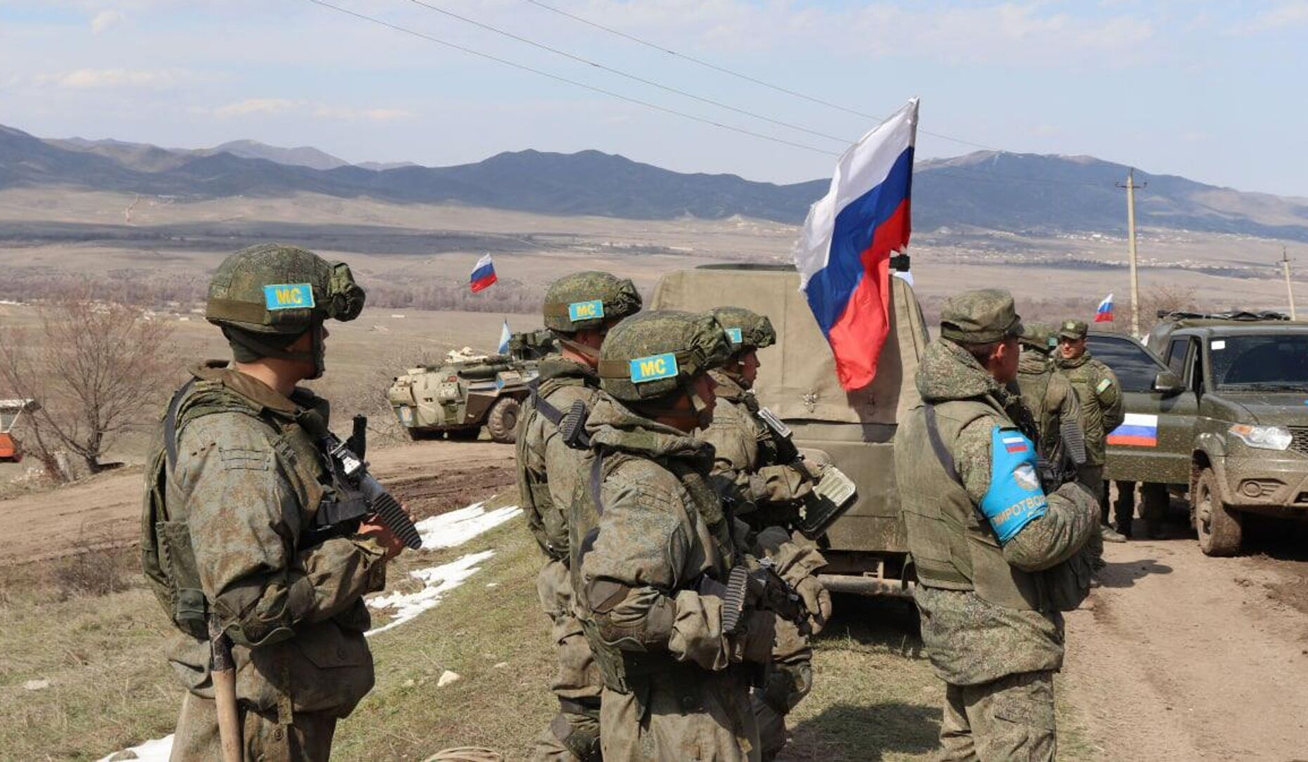 Командование миротворцев ведет переговоры для открытия дороги Степанакерт – Горис: МО РФ