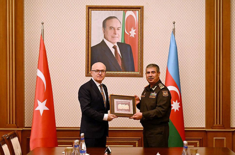 Ադրբեջանի պաշտպանության նախարարը եւ Թուրքիայի պաշտպանության փոխնախարարը քննարկել են համագործակցության հարցերը