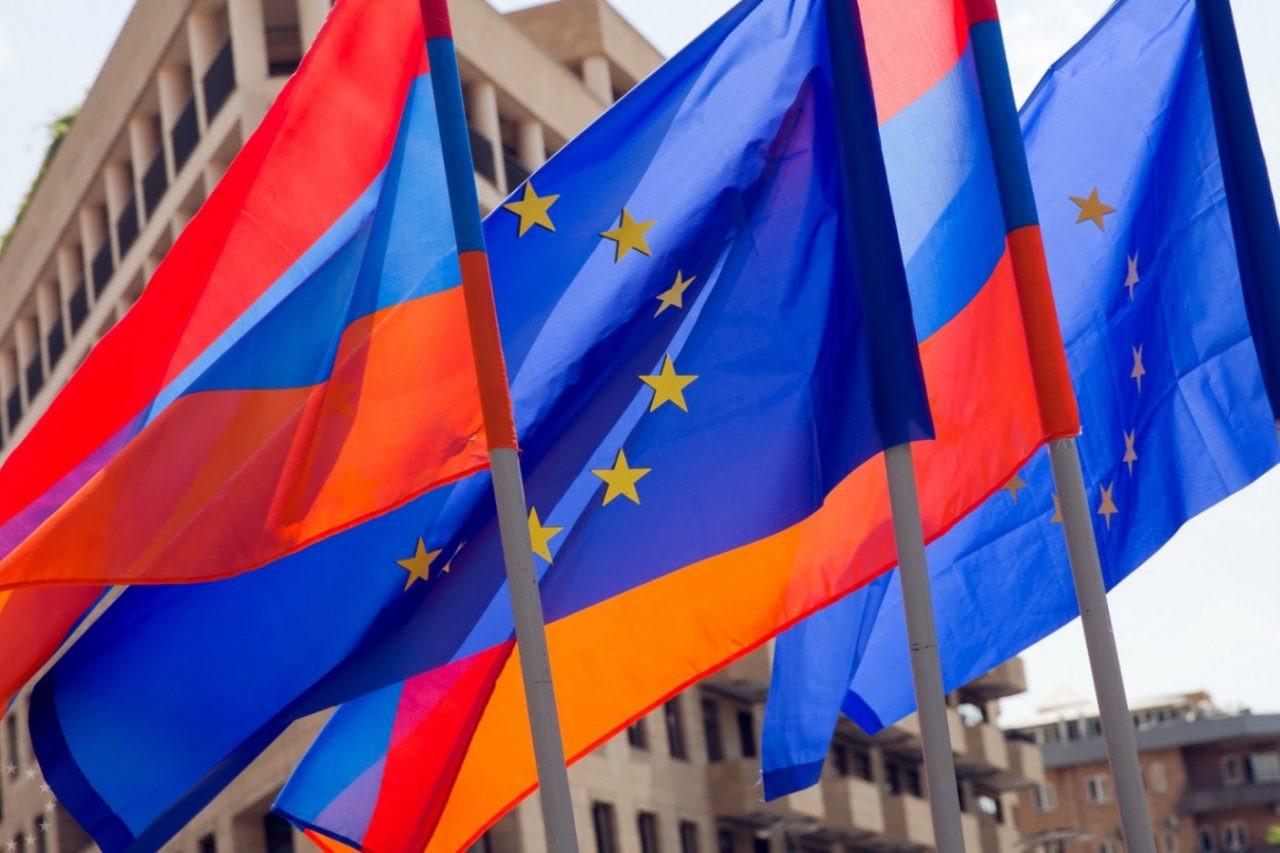 Հարցվածների 29,4 տոկոսը նշել է, որ պետք է մնանք ԵԱՏՄ-ում, 35,1 տոկոսը կարծում է՝ պետք է շարժվել դեպի ԵՄ. սոցհարցում