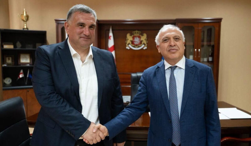 Դեսպան Սմբատյանը և Կալմախելիձեն քննարկել են ՀՀ-Վրաստան համագործակցության վերաբերյալ հարցեր