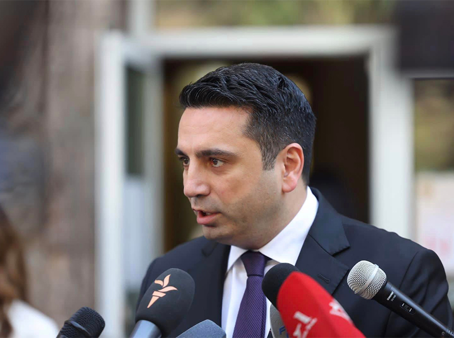 Չես կարող և ջարդված,  պպզած երթևեկող «Գազելի» համար տաս 100 դրամ, և wi-fi-ով ու զարյադշնիկով ավտոբուսին համար. Սիմոնյան