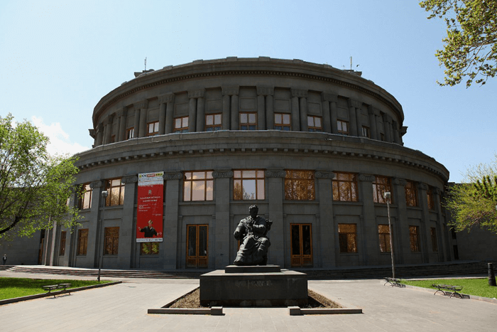  Ինչո՞ւ են խտրականություն դնում օպերայի և բալետի ազգային ակադեմիական թատրոնում․ «Փաստ»