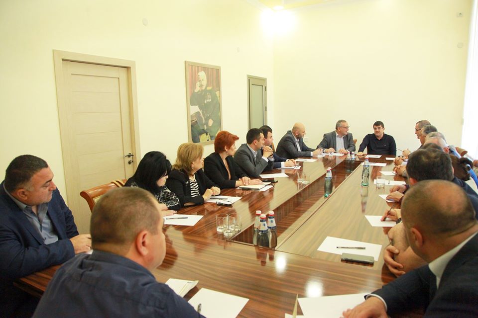 Արայիկ Հարությունյանը հանդիպել է «Ազատ հայրենիք-ՔՄԴ» կուսակցությունների դաշինքով ընտրված պատգամավորների հետ
