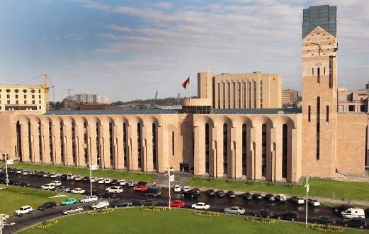 Քաղաքապետարանում խորհրդակցություն է. ուղիղ