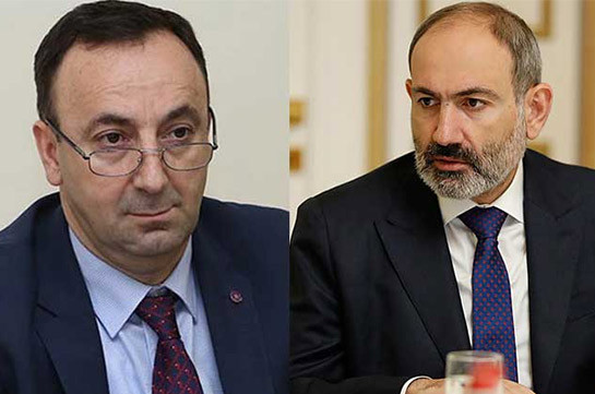 Հայտնի գրիչի հետքերով․ Հրայր Թովմասյանն ընդդեմ Նիկոլ Փաշինյանի դատական նիստը հետաձգվեց