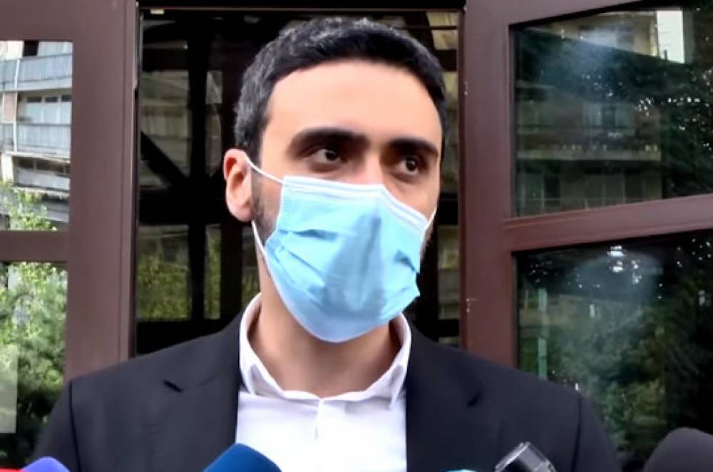 Վենետիկի հանձնաժողովը գտել է, որ ՔՕ-ի 300․1 հոդվածը անորոշ ձևակերպումներ ունի, իսկ այդ դեպքում այն պետք է մեկնաբանվի հօգուտ անձի իրավունքների․ Քոչարյանի պաշտպան