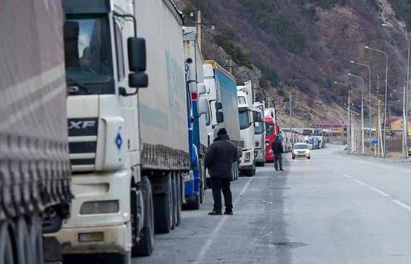 Բեռնատարի 11 վարորդ մնացել է Վրաստանի և Ռուսաստանի սահմանների միջև՝ չեզոք գոտում. ՊԵԿ պարզաբանումը