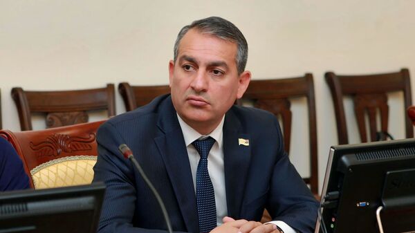 Փշալարն ու ջրցան մեքենան պատգամավորները չեն բերել,  դա ՆԳՆ-ն է բերել. Արմեն Խաչատրյան