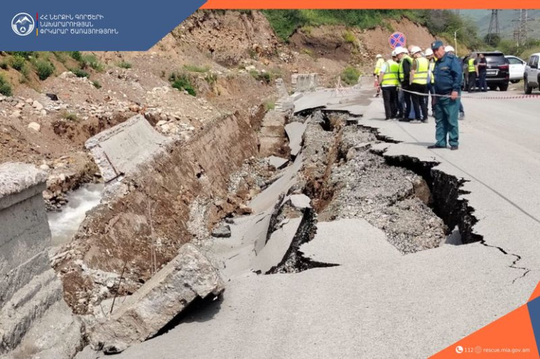 Քաջարանում փլուզվել է Ողջի գետի հարակից պատնեշը․ ավտոճանապարհը միակողմանի փակ է