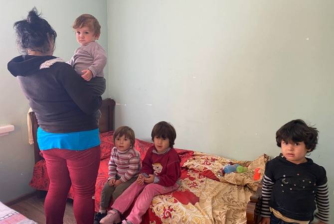Մարտակերտցի Լուսիկն ամուսնու և 6 երեխաների հետ «Ուրալ»-ով է հասել Հայաստան