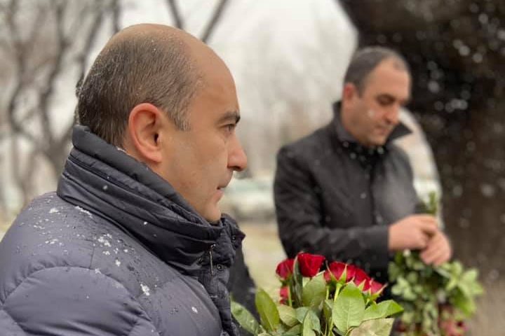 Այցելել ենք Մյասնիկյանի արձանին հարող խորհրդանշական վայր՝ հարգանքի տուրք մատուցելու. Էդմոն Մարուքյան