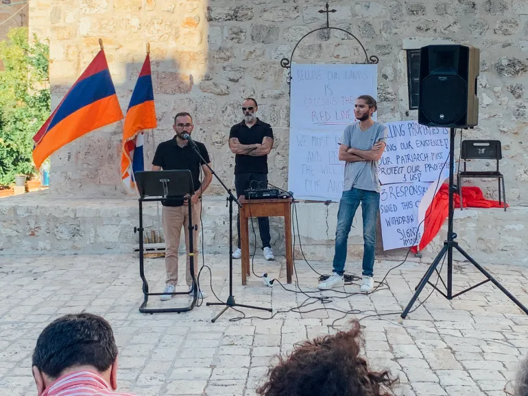 «Мы не уйдем»: Армяне Иерусалима против вооруженных поселенцев