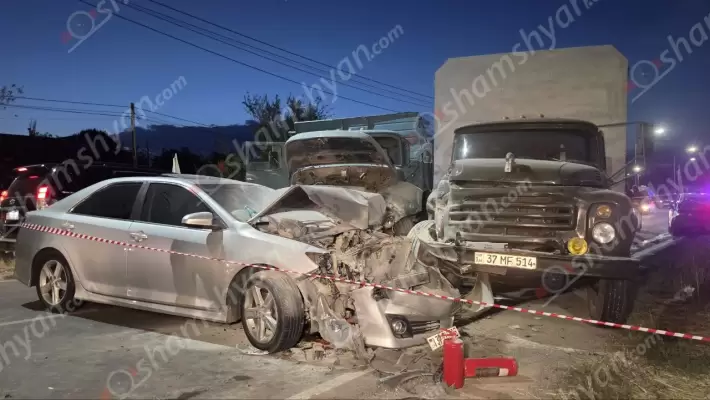 Եղվարդ-Զովունի ճանապարհին բախվել են հինգ ավտոմեքենաներ, որոնցից երկուսը՝ բեռնատար․ կան վիրավորներ․ ճանապարհն ամբողջությամբ փակվել է