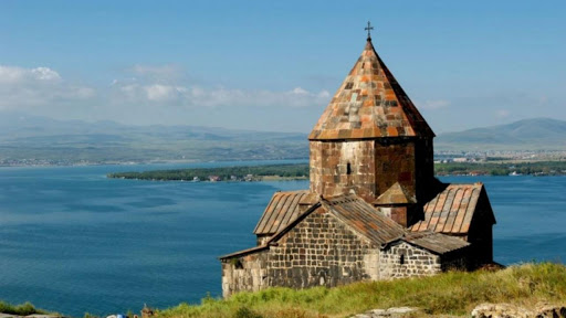 «Հրապարակ»․ Սևանում նոր օդանավակայան կառուցել, զարկ տալ տուրիզմին. Իմքայլականի իդեան