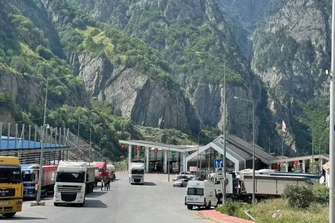 Ստեփանծմինդա-Լարս ավտոճանապարհը բաց է բոլոր տեսակի տրանսպորտային միջոցների համար