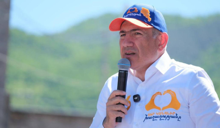 Ասում եք՝ Ծառուկյանի, Քոչարյանի, Կարապետյանի տղաները չեն ծառայել, դուք ծառայե՞լ եք. տղան՝ Փաշինյանին (տեսանյութ)