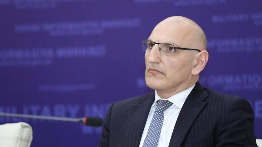 «Խաղաղության գործընթացի անշրջելիության համար անհրաժեշտ է վերացնել խաղաղության համաձայնագրի դրույթների և ՀՀ Սահմանադրության անհամապատասխանությունը». Ամիրբեկով