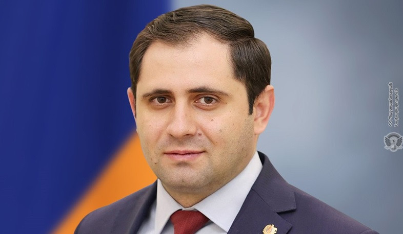 Глава Минобороны Сурен Папикян также отбыл в Мюнхен в  составе делегации премьер-министра