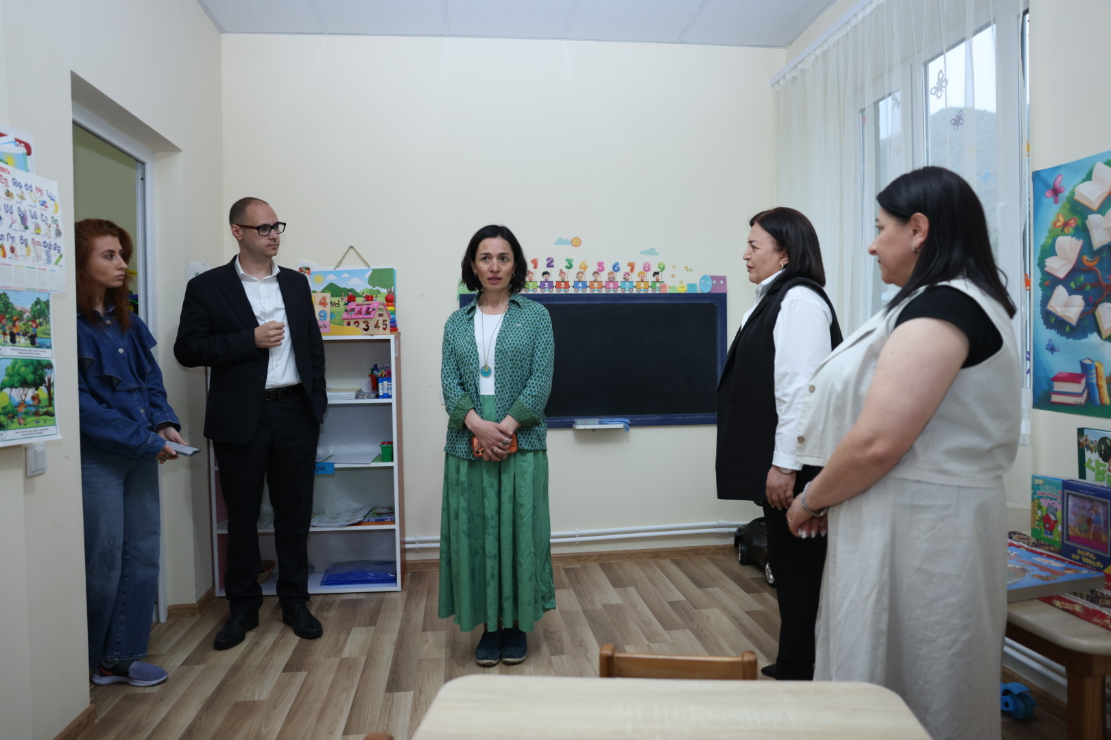Ժաննա Անդրեասյանն այցելել է Շվանիձորի մանկապարտեզ, դպրոց և մշակույթի տուն