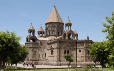 Ուխտագնացություն և երթեր՝ դեպի Մայր Աթոռ․ մատուցվում է սուրբ պատարագ՝ ուղիղ